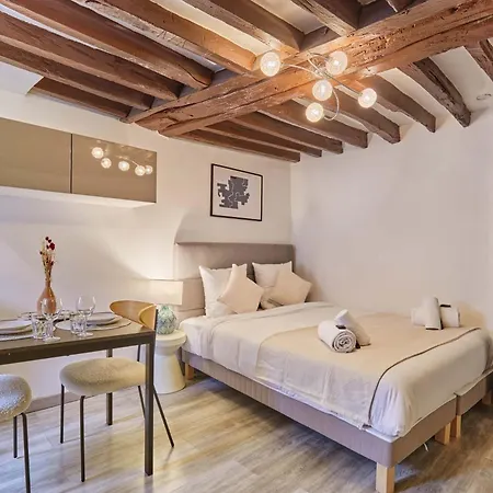 Elegant Center Of 巴黎